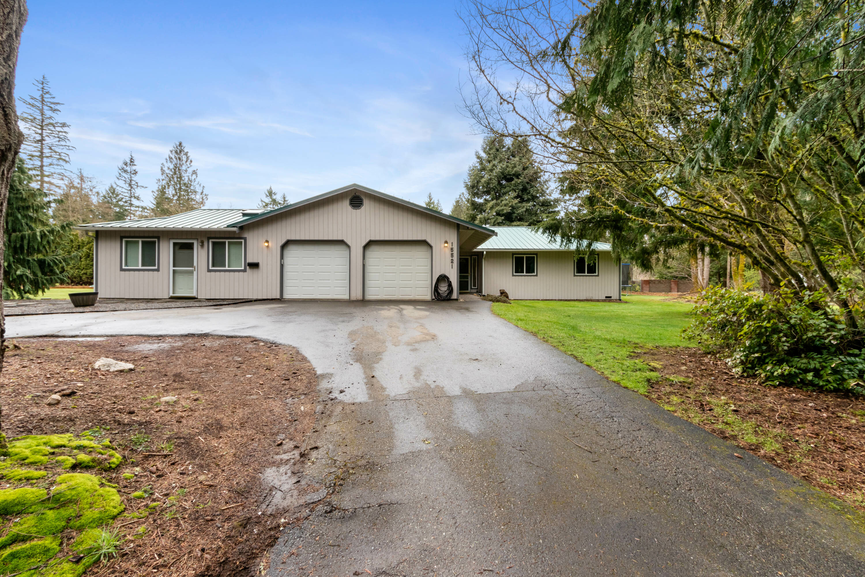 Property Photo:  15521 210th Ave NE  WA 98077 