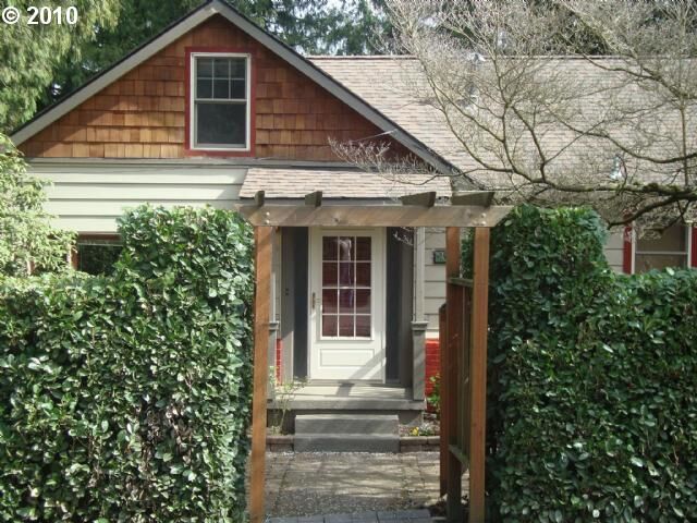 Property Photo:  6710 SW 60th Ave  OR 97219 