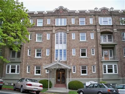 Property Photo:  219 N Tacoma Ave 04  WA 98403 