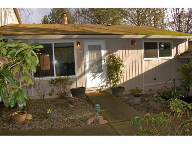 Property Photo:  2703 SW Spring Garden St  OR 97219 