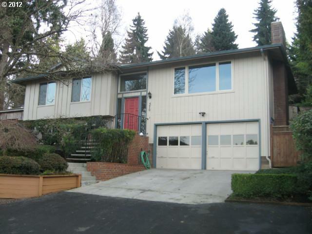 Property Photo:  570 Fulvue Dr  OR 97405 