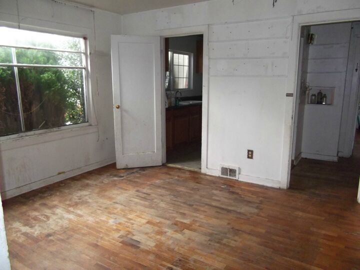 Property Photo:  1021 N 12th St  WA 98403 