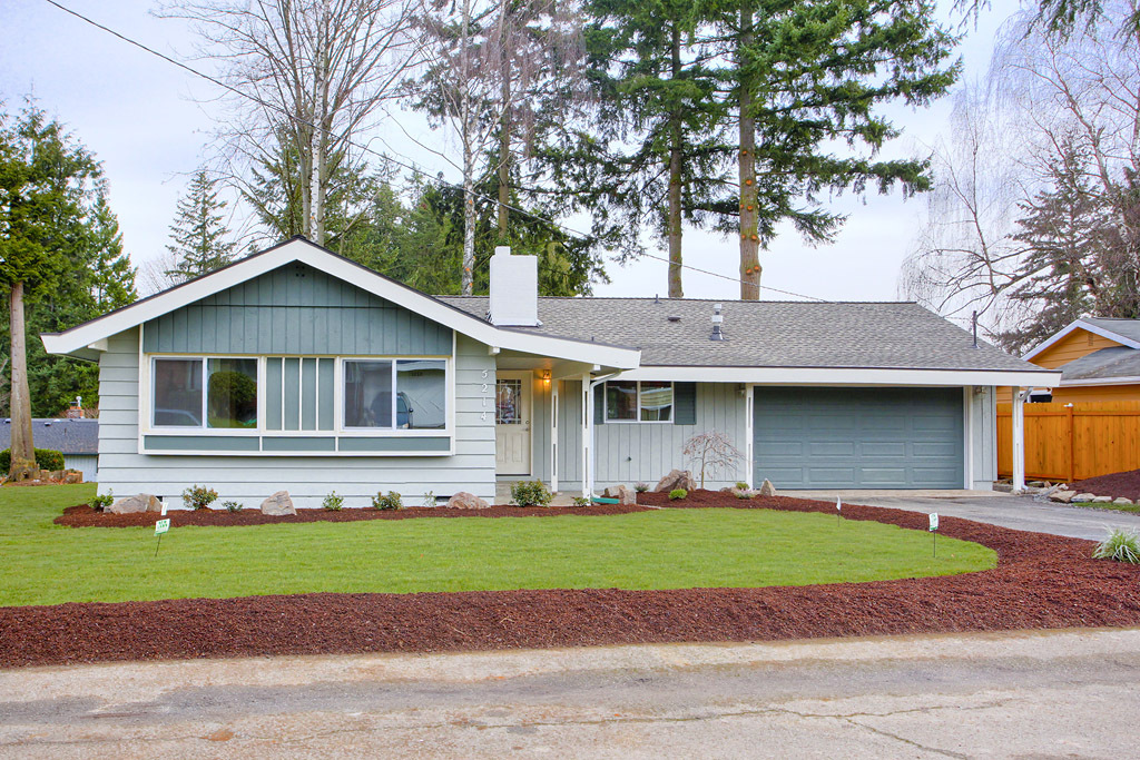 Property Photo: 5214 116th Place SE WA 98006