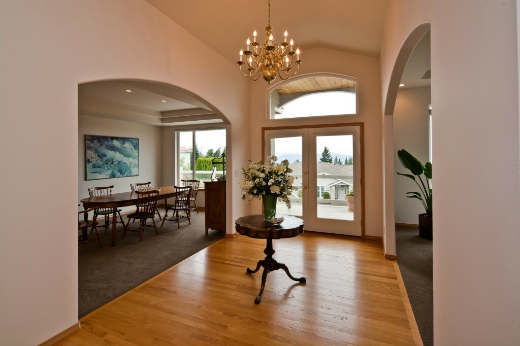 Property Photo: 907 41st St WA 98226