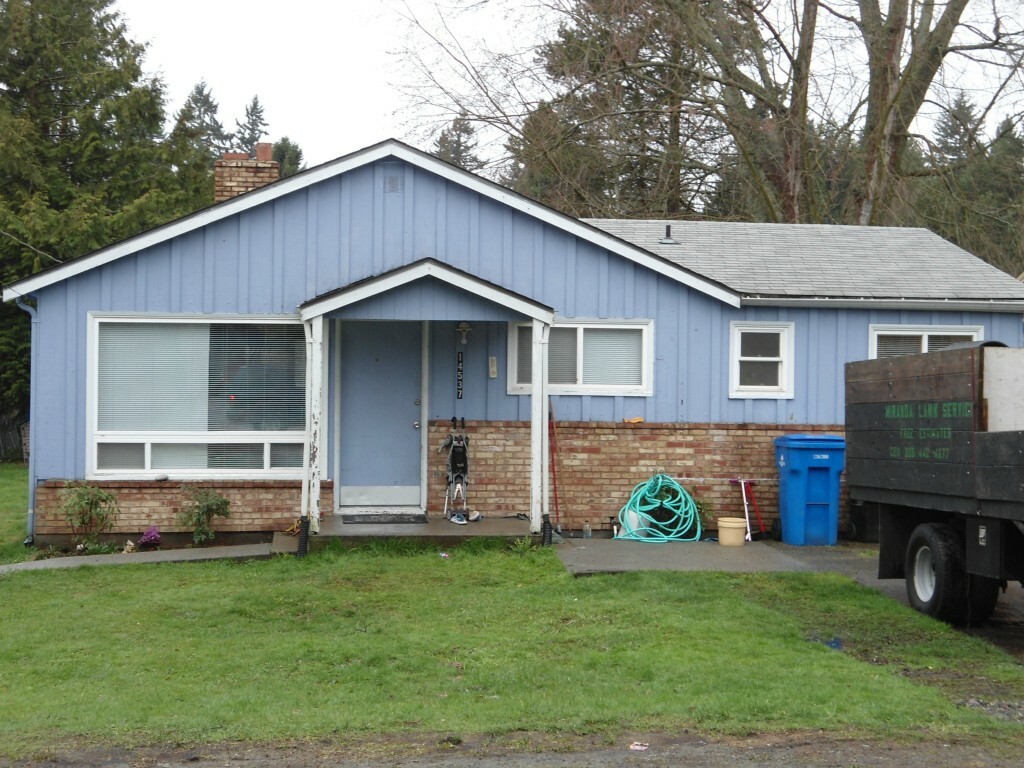 Property Photo:  14537 31st Ave NE  WA 98155 