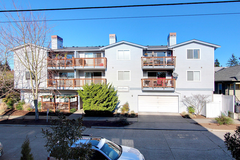 Property Photo: 7000 Cleopatra Place NW 203 WA 98117
