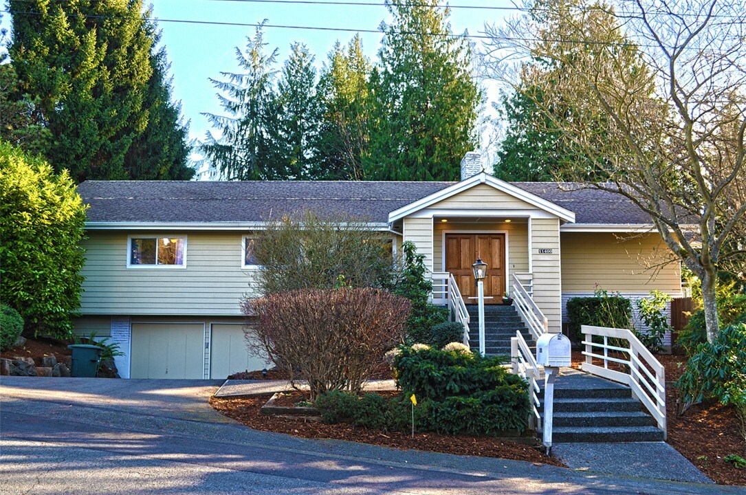 Property Photo:  11400 239th Place SW  WA 98020 