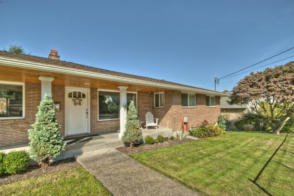 Property Photo: 4208 N Cheyenne St WA 98407