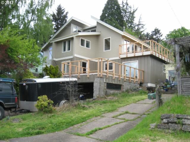 Property Photo: 2685 University St OR 97403