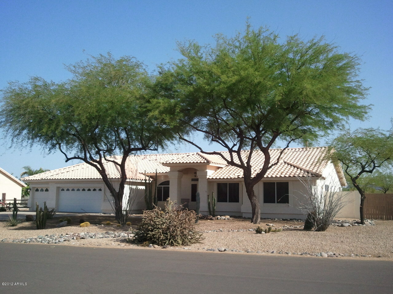 Property Photo:  220 E Adamanda Drive  AZ 85086 