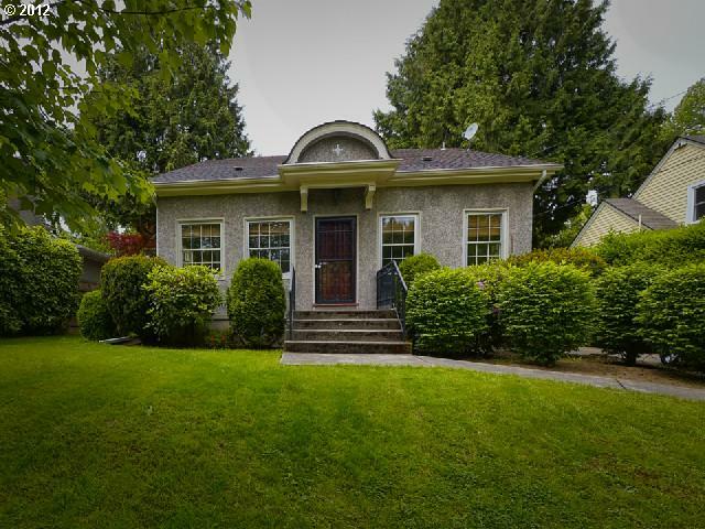 Property Photo: 7725 SE 32nd Ave OR 97202