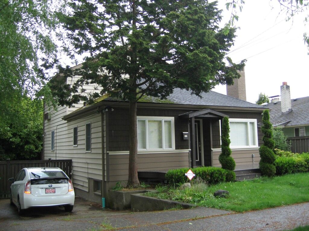 Property Photo: 5508 39th Ave NE WA 98105