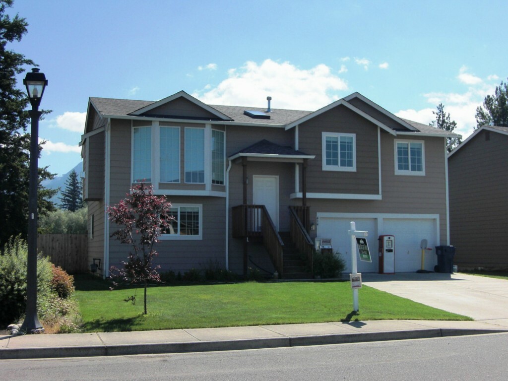 Property Photo:  414 Allison Wy  WA 98276 