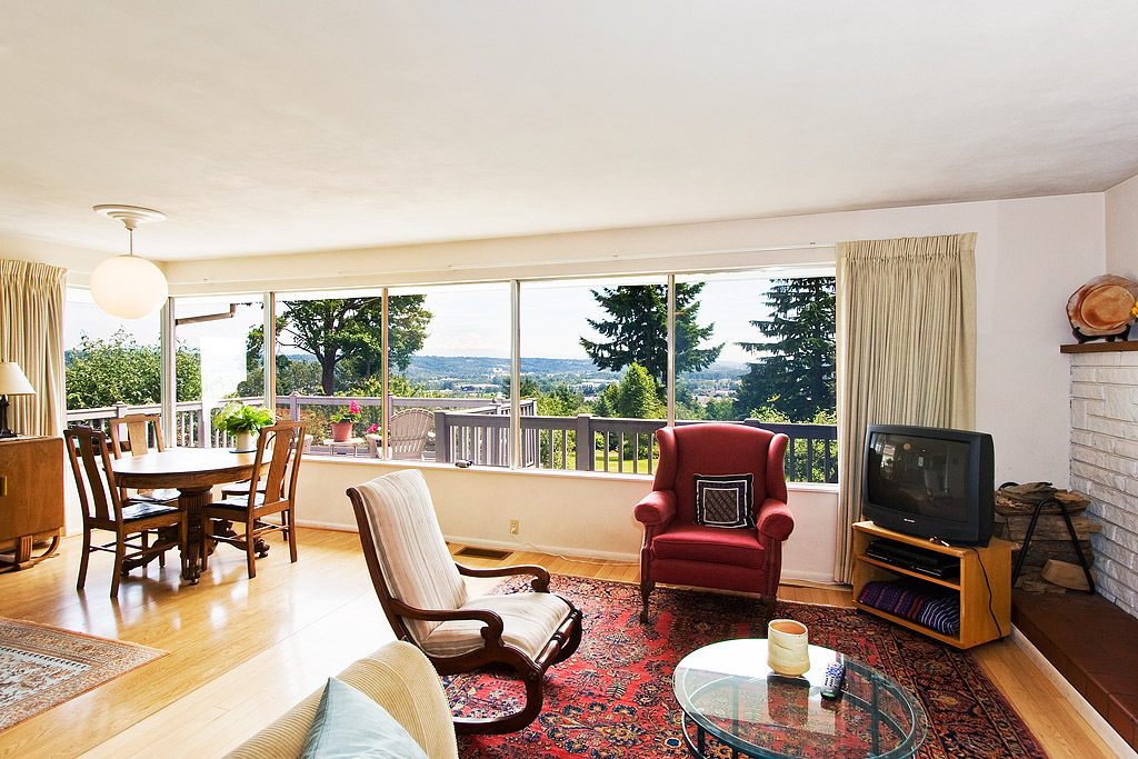 Property Photo: 7231 S 135th St WA 98178