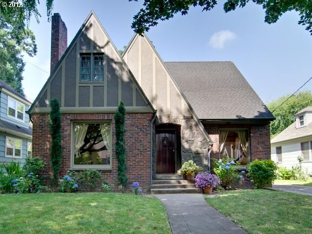 Property Photo: 8005 SE 32nd Ave OR 97202