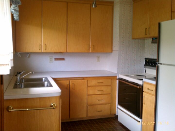 Property Photo:  1202 S 64th St  WA 98408 