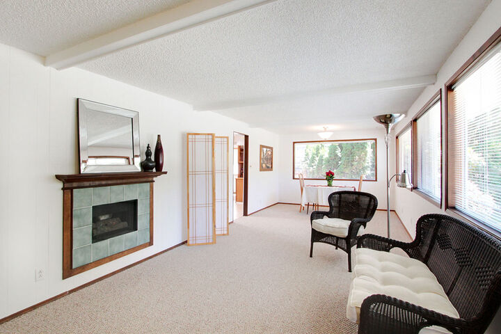 Property Photo:  18542 Ashworth Ave N  WA 98133 