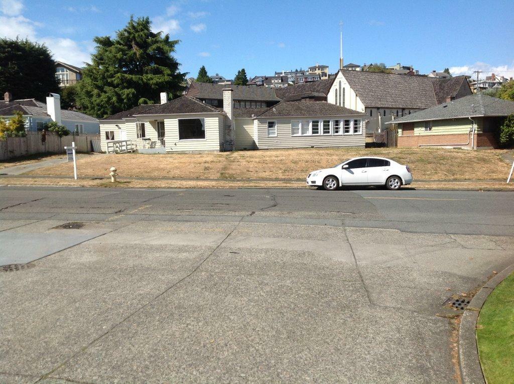 Property Photo:  2283 Viewmont Way W  WA 98199 