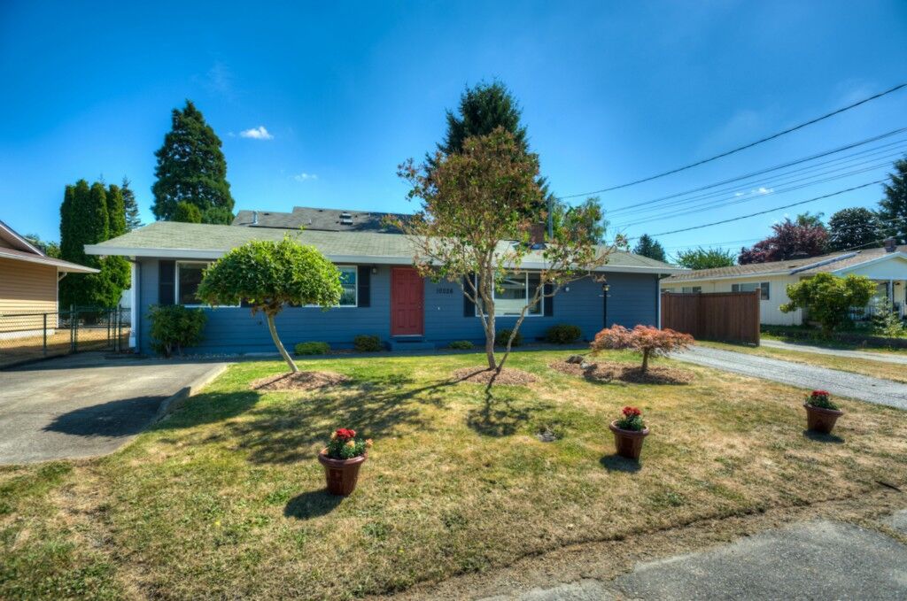 Property Photo: 10026 37th Ave SW WA 98146