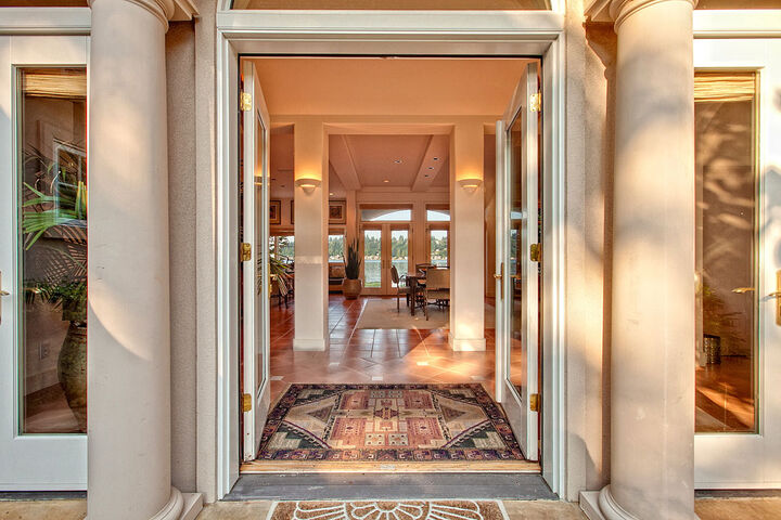 Property Photo:  1717 E Lake Sammamish Pkwy NE  WA 98074 