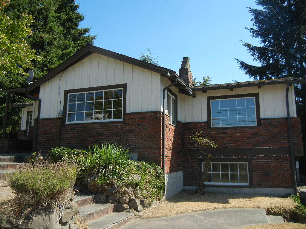 Property Photo: 4119 Robin Rd W WA 98466