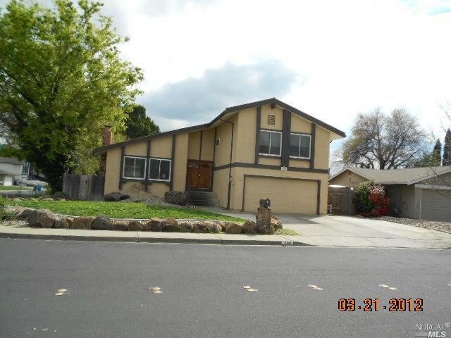 Property Photo:  260 Arlington Way  CA 95687 