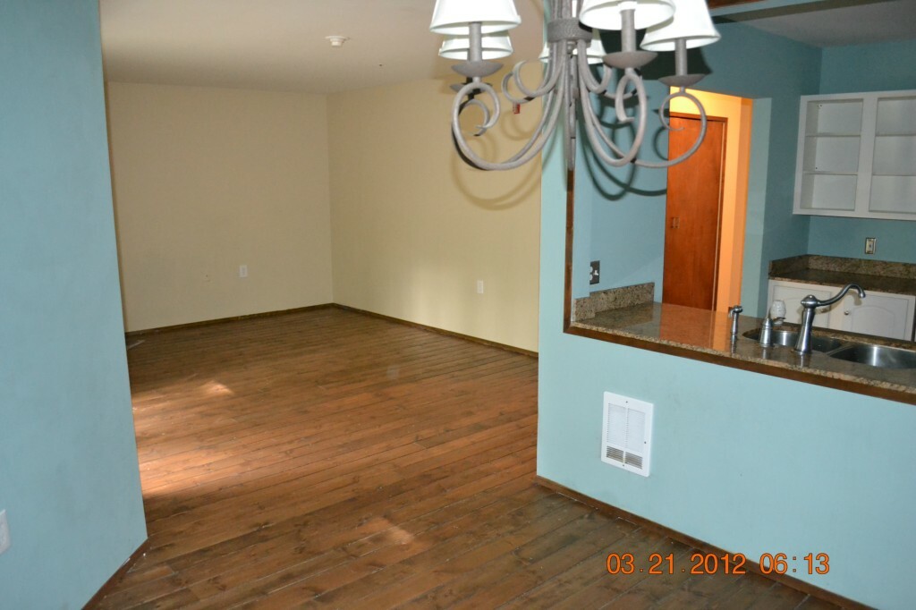 Property Photo: 14253 73rd Ave NE B102 WA 98034