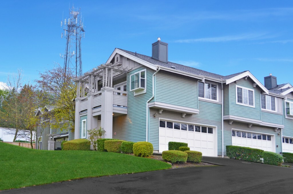 Property Photo:  22611 4th Ave W 102  WA 98021 