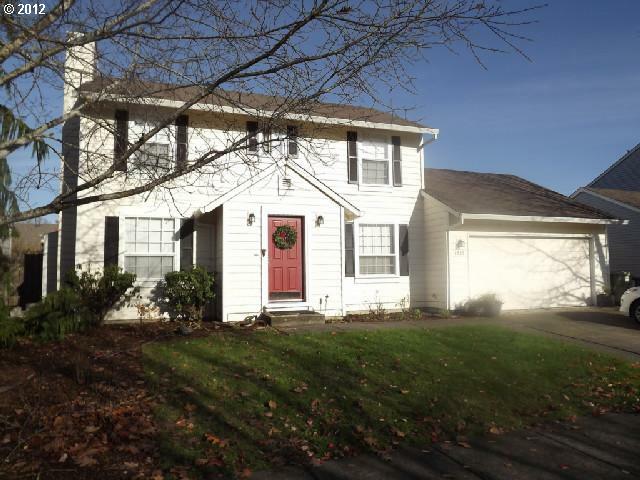 Property Photo: 1585 SW Cloverdale Way OR 97006