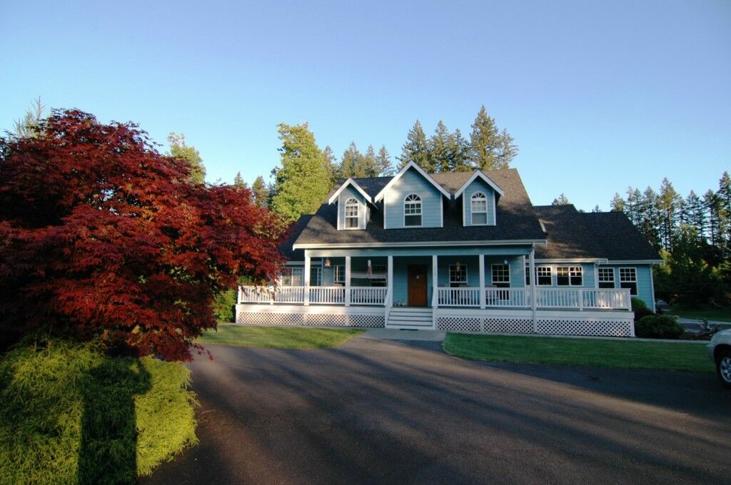 Property Photo: 12708 440th Place SE WA 98045