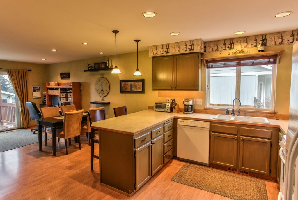 Property Photo: 227 S 27th St WA 98274