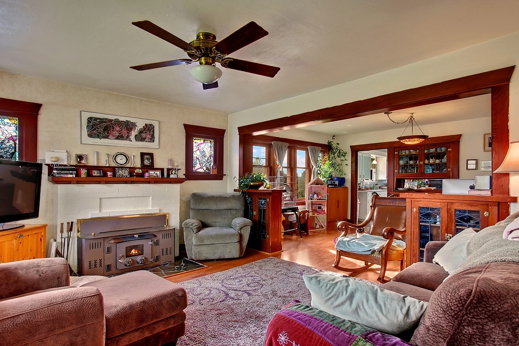 Property Photo: 2106 State Street WA 98201