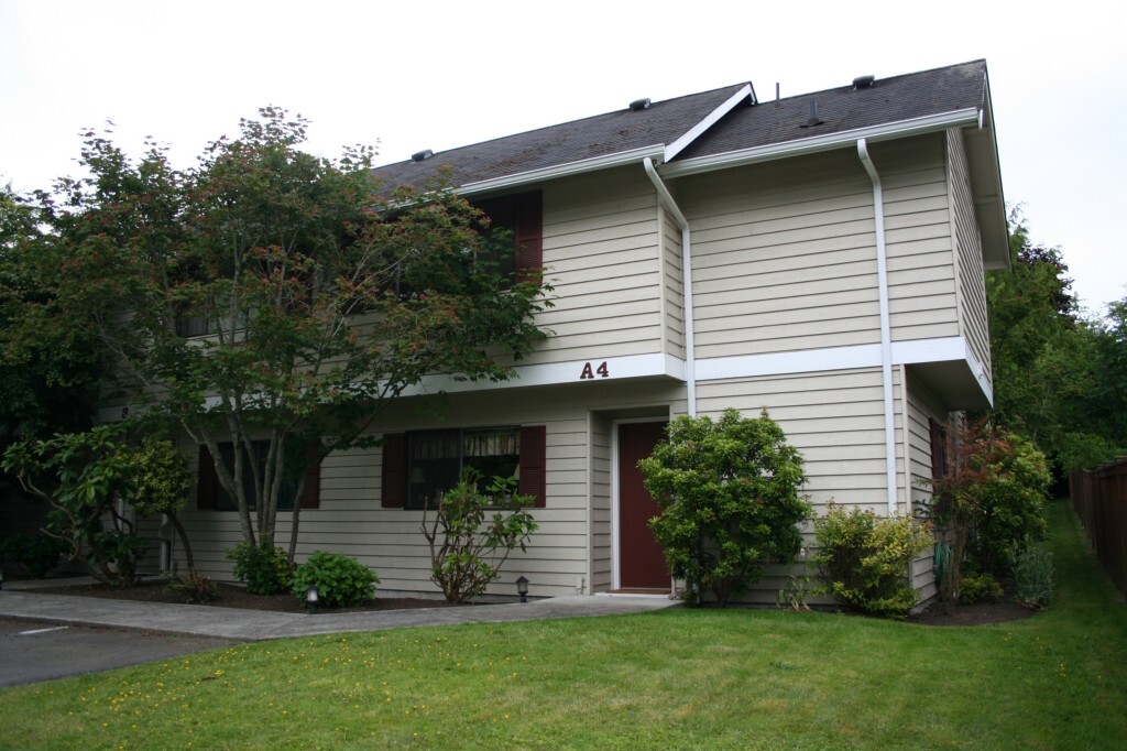 Property Photo:  137 4th St A4  WA 98260 