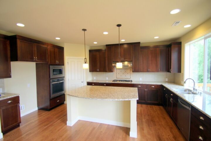 Property Photo:  1624 211th Ave SE  WA 98075 
