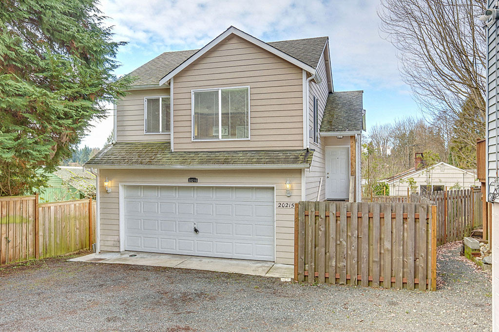 Property Photo:  20215 25 Ave NE  WA 98155 