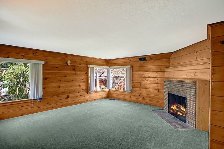 Property Photo:  7550 Ravenna Ave NE  WA 98115 