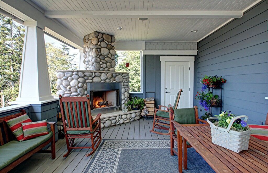 Property Photo:  2411 Washington Ct  WA 98221 