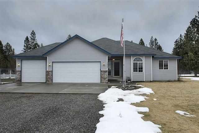 Property Photo: 17499 N Meadowview Ln WA 99026