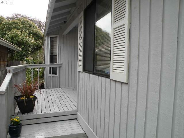 Property Photo:  1441 Beach Dr  OR 97138 