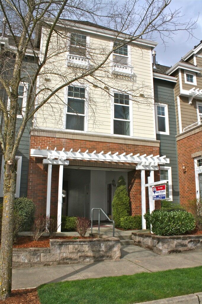 Property Photo: 1431 Hucklberry Cir WA 98029