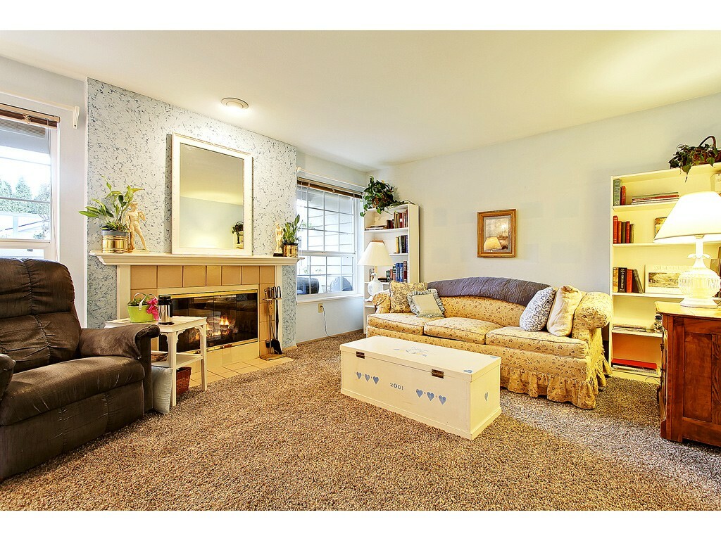 Property Photo: 14058 NE 181st St F102 WA 98072