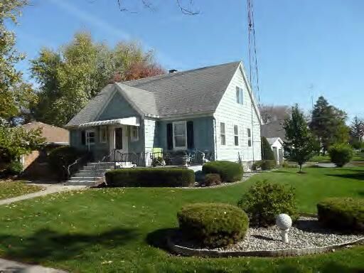 Property Photo: 220 N Main Street IL 60941