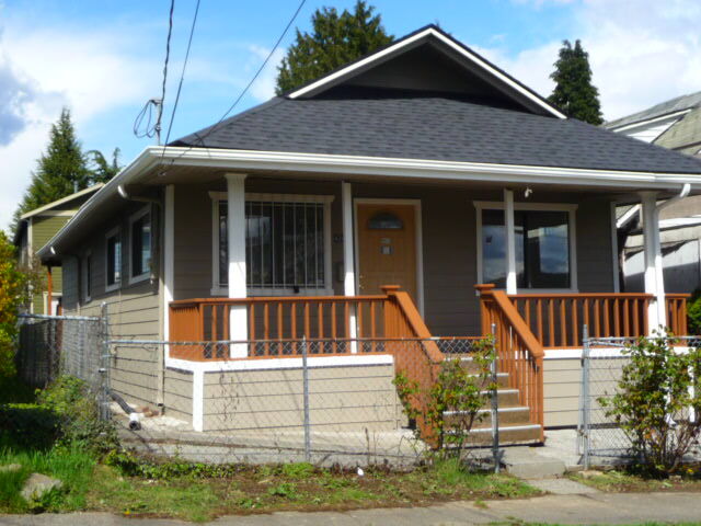 Property Photo:  4246 Juneau St S  WA 98118 