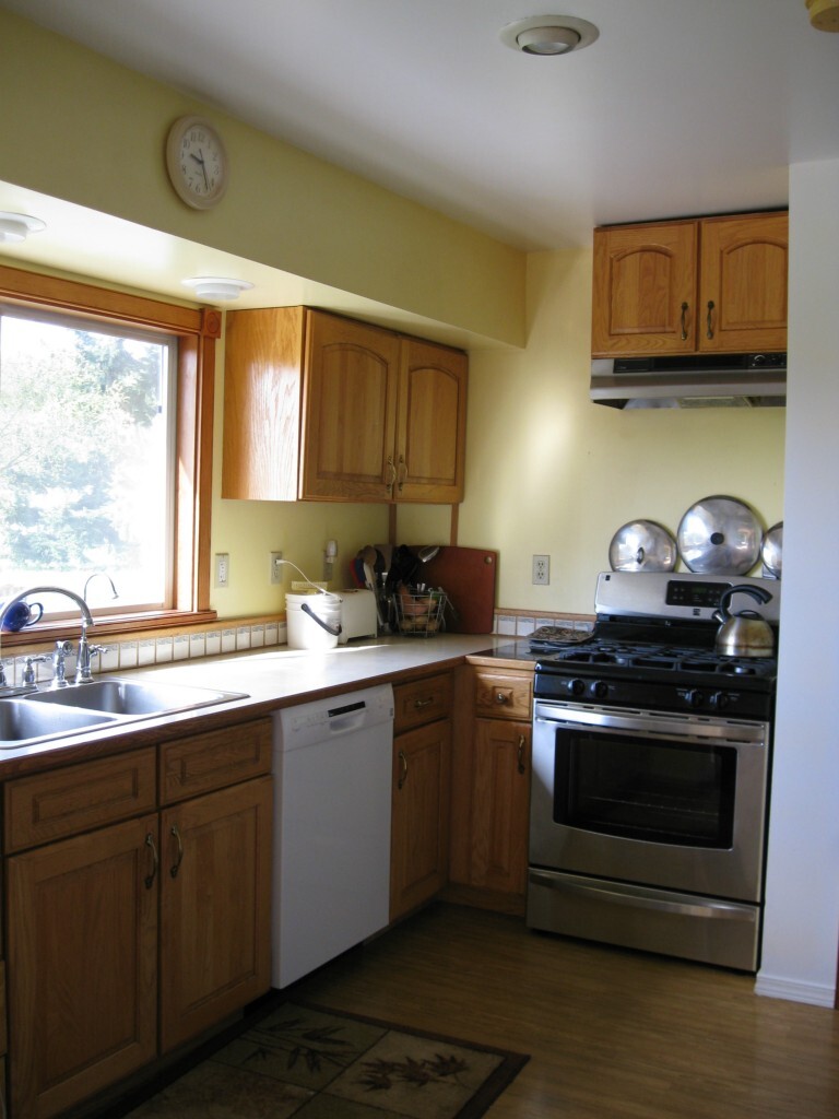 Property Photo: 706 50th St WA 98368