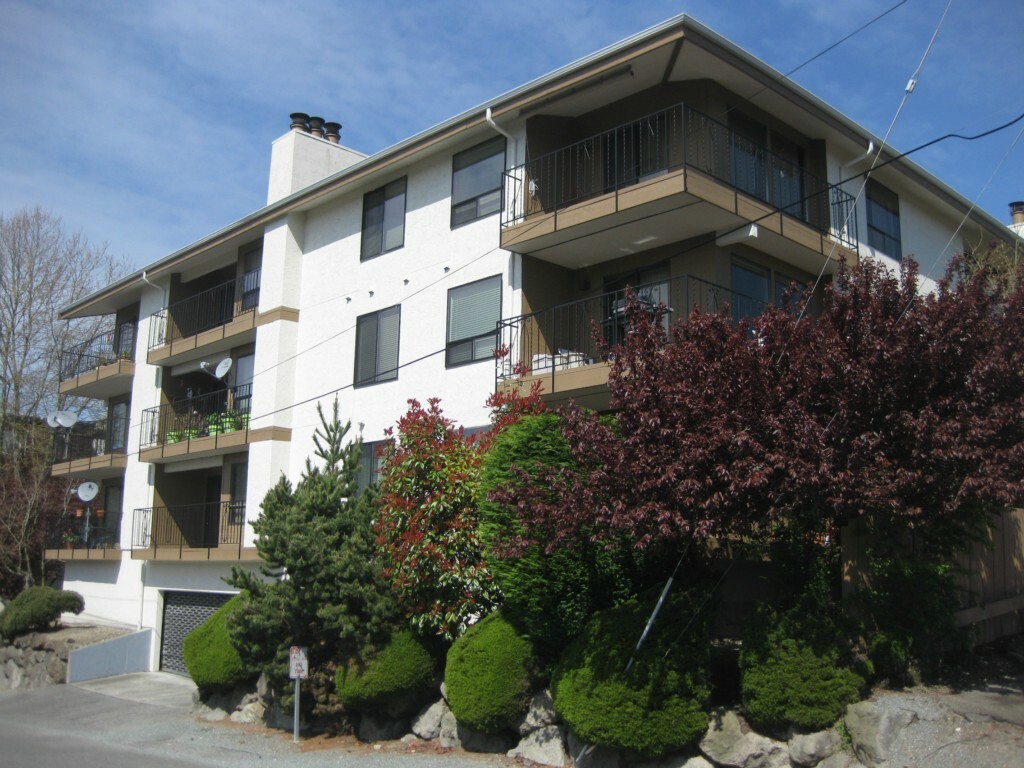 Property Photo: 10601 Bagley Ave N 303 WA 98133