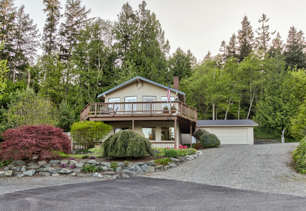Property Photo: 413 Umatilla Place WA 98257
