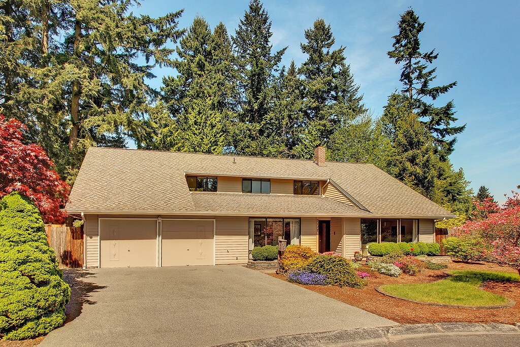 Property Photo: 2117 182nd Ave NE WA 98052