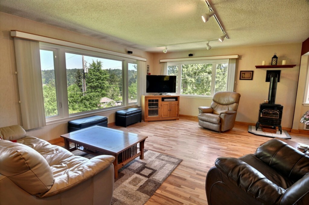 Property Photo:  7402 Hill Ave  WA 98335 