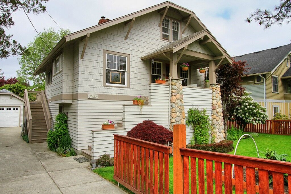 Property Photo:  39622 SE Park Street  WA 98065 