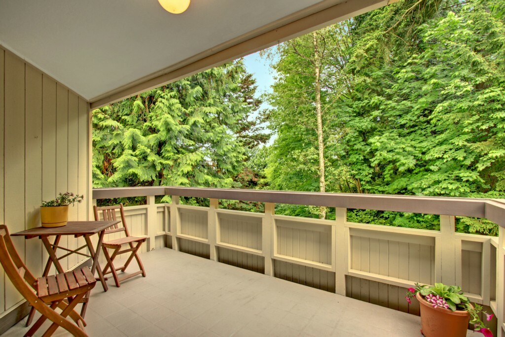 Property Photo:  13735 15th Ave NE A18  WA 98125 